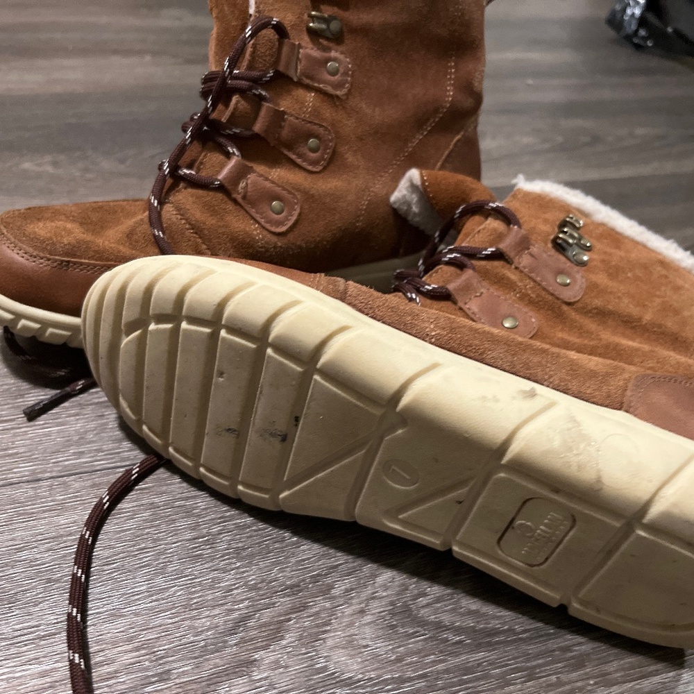 Boots size 7